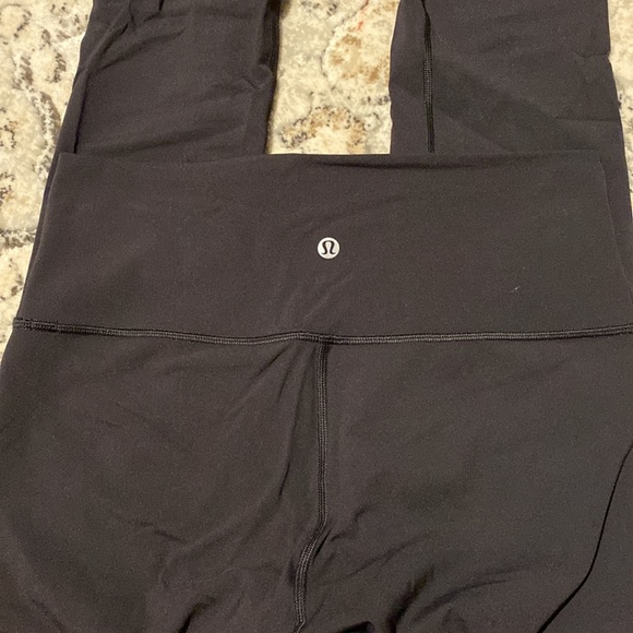 Lululemon wunder under 25in (25 inch) leggings
Color Black - Picture 4 of 5
